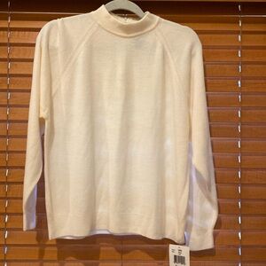 Designer Originals soft Cream sweater size 43 (a1)